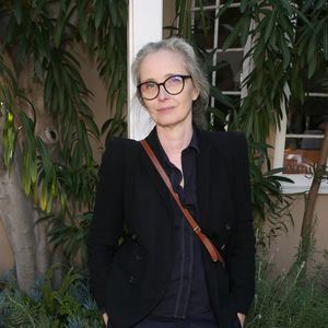 Julie Delpy assiste à la cérémonie des World Cinema Awards à la Résidence du Consul de France à Beverly Hills, le 10 février 2020.