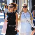 Exclusif - Amanda Bynes fait du shopping avec une amie sur Rodeo Drive à Los Angeles, Californie, Etats-Unis, le 22 juin 2017.