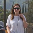 Exclusif -  Amanda Bynes avec cicatrices le long de son bras droit pendant son shopping avec des amis à Los Angeles, Californie, Etats-Unis, le 17 mars 2017.