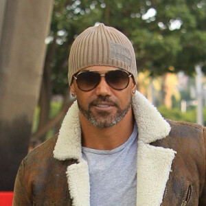 Shemar Moore arrive au Staples Center pour assister au match des Clippers de Los Angeles VS Warriors de Golden State à Los Angeles, le 26 avril 2019.