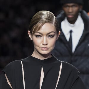 Gigi Hadid - Défilé de mode PAP automne-hiver 2020 "Versace" à Milan.