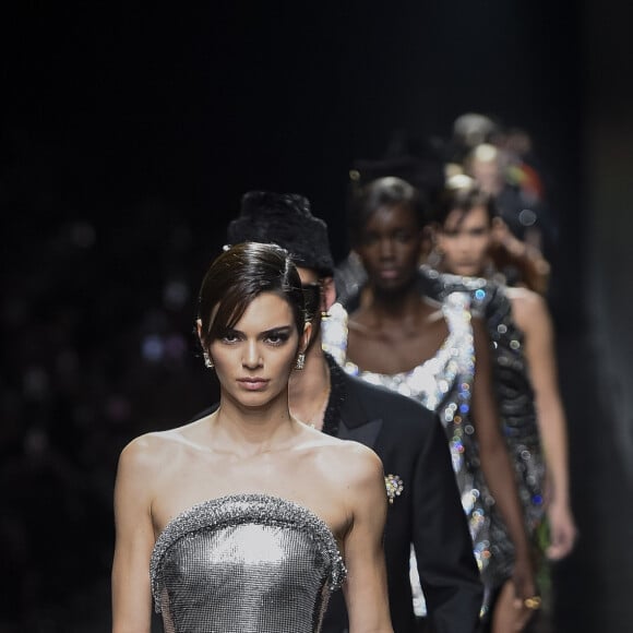 Kendall Jenner - Défilé de mode PAP automne-hiver 2020 "Versace" à Milan. Le 21 février 2020