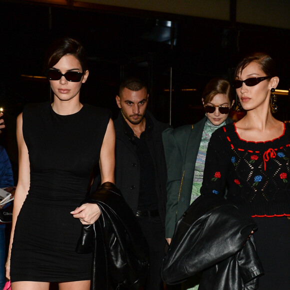 Kendall Jenner, Gigi Hadid et Bella Hadid - People à la sortie du défilé de mode Versace prêt-à-porter automne-hiver 2020 à Milan lors de la fashion week , Milan le 21 Février 2020
