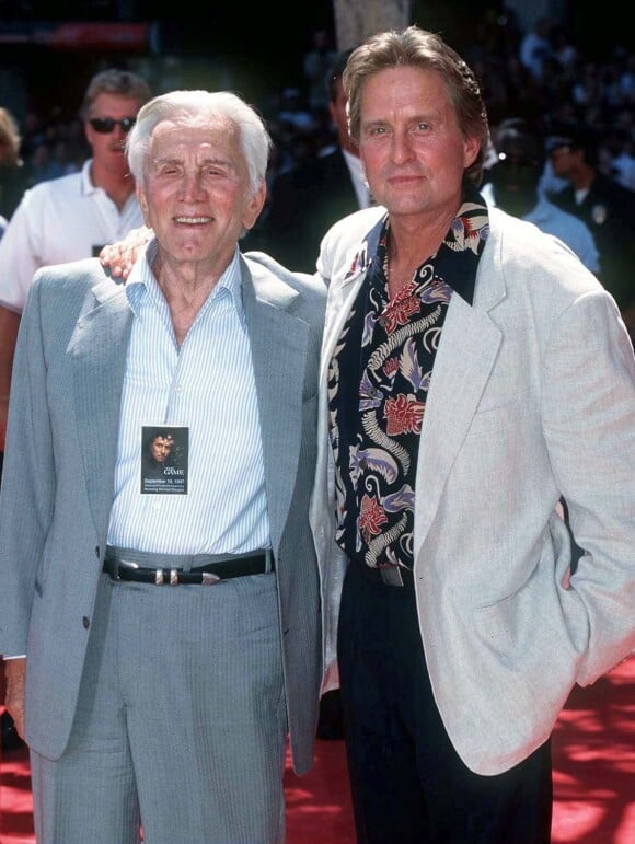 Kirk Douglas et son fils Michael à Los Angeles en 1997