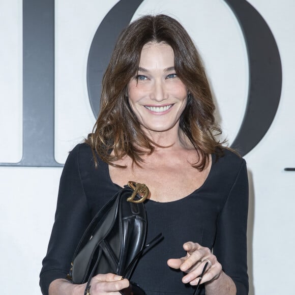 Carla Bruni assiste au défilé Christian Dior, collection prêt-à-porter automne-hiver 2020-2021, au Jardin des Tuileries. Paris, le 25 février 2020. © Olivier Borde / Bestimage