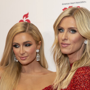 Paris Hilton et sa soeur Nicky Hilton Rothschild - Les célébrités assistent à la soirée caritative "Go Red For Women", organisée par "The American Heart Association", à New York, le 5 février 2020.