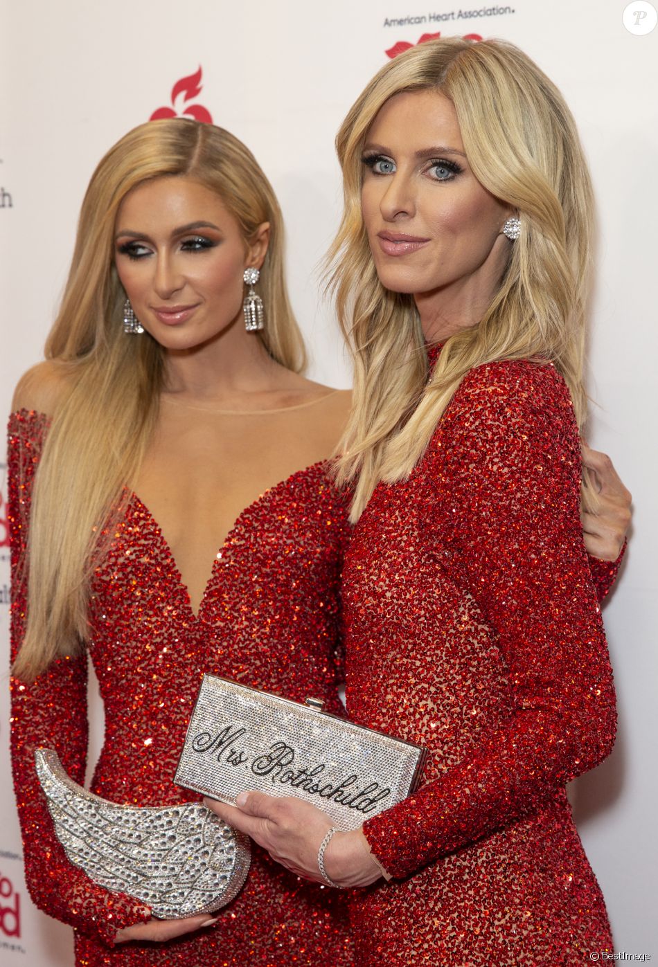 Paris Hilton et sa soeur Nicky Hilton Rothschild - Les célébrités assistent à la soirée caritative &quot;Go Red For Women&quot;, organisée par &quot;The American Heart Association&quot;, à New York, le 5 février 2020.