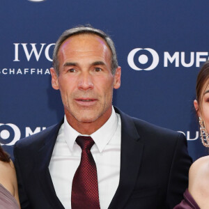 Mike Horn et ses filles - Les célébrités posent sur le tapis rouge lors de la soirée des "Laureus World sports Awards" à Monaco le 18 février, 2019