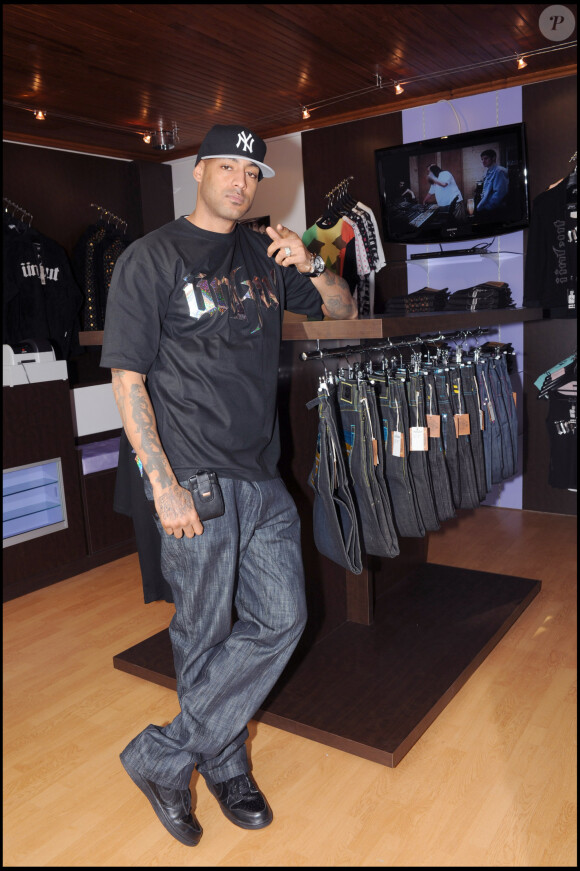 Booba inaugure sa ligne de vêtements Unkut, le 22 mars 2008 à Boulogne.