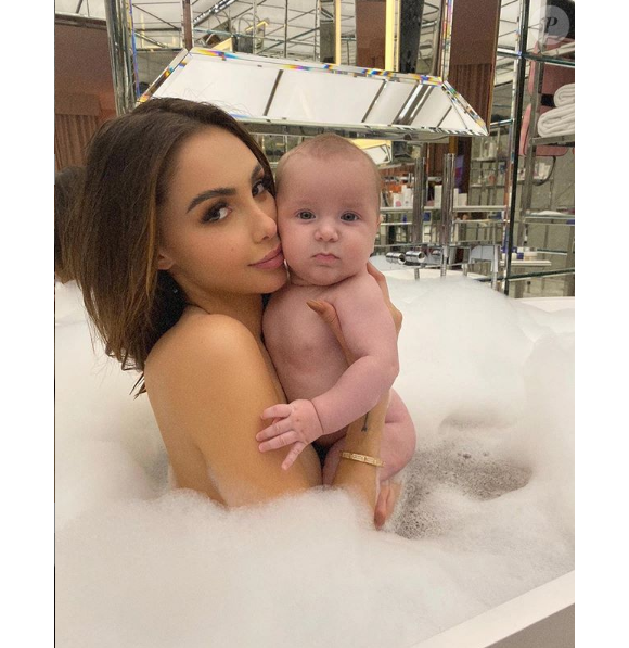 Nabilla et son fils Milann (4 mois) sur Instagram - 31 janvier 2020