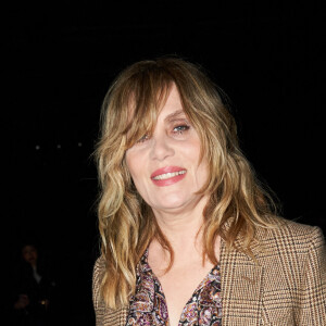 Emmanuelle Seigner assiste au défilé de mode CELINE, collection prêt-à-porter automne-hiver 2020/2021, aux Invalides. Paris le 28 février 2020.