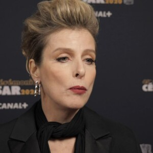 Karin Viard en interview exclusive pour "Purepeople.com" lors de la 45e cérémonie des César, à la salle Pleyel le 28 février 2020.