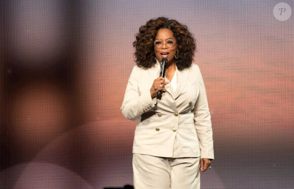 Oprah Winfrey à la rencontre de ses fans à San Francisco lors du show "Oprah's 2020 Vision : Your Life In Focus", le 22 février 2020.