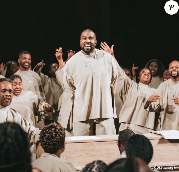Exclusif - Kanye West lors du "Sunday Service", la messe est organisée au Théâtre des Bouffes du Nord à Paris, le 1er mars 2020.