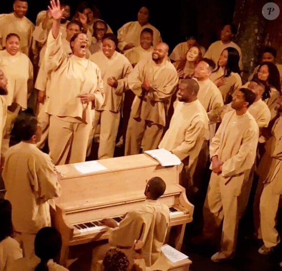 Exclusif - Kanye West lors du "Sunday Service", la messe est organisée au Théâtre des Bouffes du Nord à Paris, le 1er mars 2020.