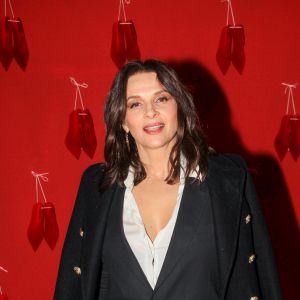 Juliette Binoche lors du vernissage de l'exposition consacrée à l'oeuvre et l'imaginaire de Christian Louboutin "l'Exhibitionniste' (L'Exibition[niste]) au Palais de la Porte Dorée, à Paris, France, le 24 février 2020. © Philippe Baldini/Bestimage