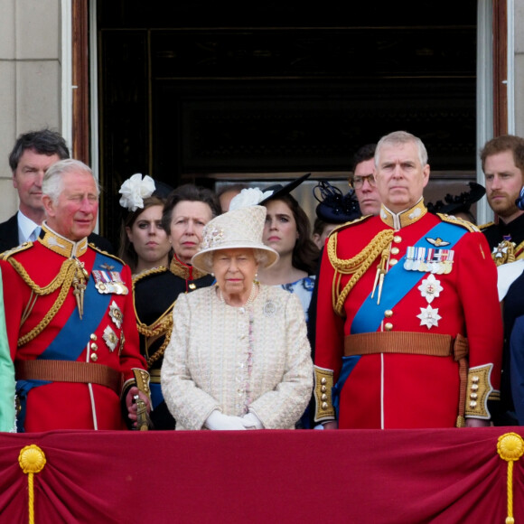 Camilla Parker Bowles, duchesse de Cornouailles, le prince Charles, prince de Galles, la reine Elisabeth II d'Angleterre, le prince Andrew, duc d'York, le prince Harry, duc de Sussex, et Meghan Markle, duchesse de Sussex - La famille royale au balcon du palais de Buckingham lors de la parade Trooping the Colour 2019, célébrant le 93ème anniversaire de la reine Elisabeth II, Londres, le 8 juin 2019.