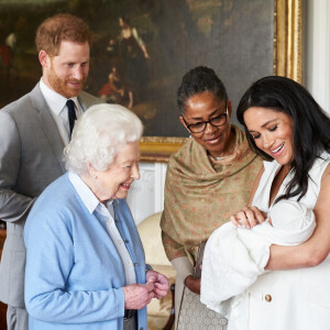 Le prince Philip, duc d'Edimbourg, la reine Elisabeth II d'Angleterre, la mère de Meghan Doria Ragland, le prince Harry, duc de Sussex, Meghan Markle, duchesse de Sussex, et leur fils Archie Harrison Mountbatten-Windsor. Windsor, le 7 mai 2019.