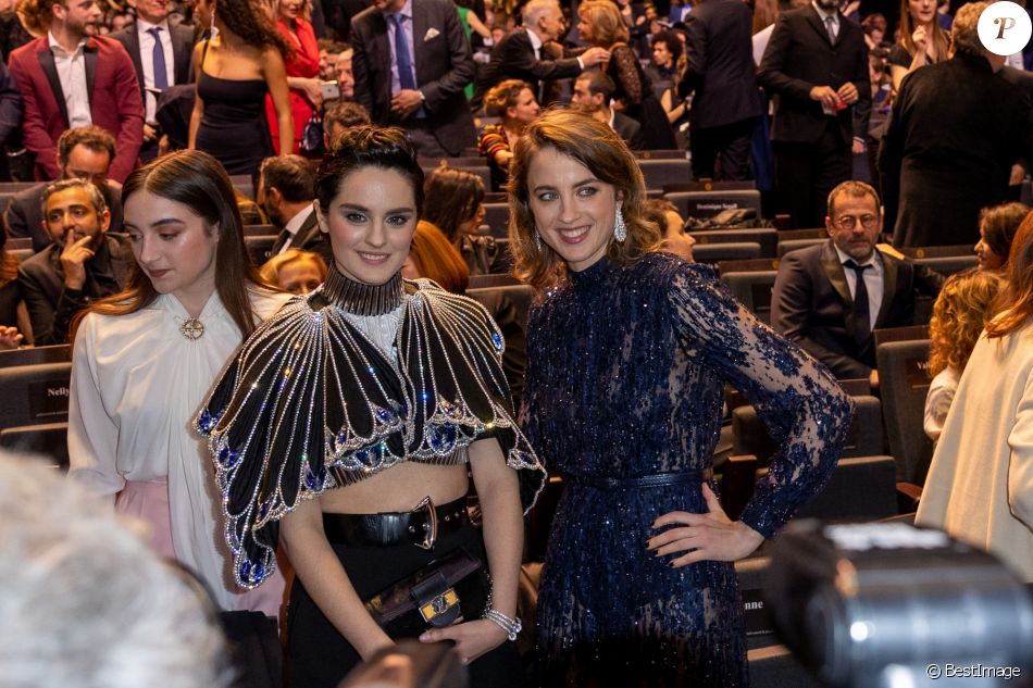 Noémie Merlant (en Louis Vuitton et Cartier - Maquillage Estée Lauder