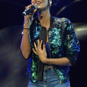 La chanteuse Shy'm sur scène lors du concert de l'association "Enfant Star et Match" a la pinède Gould de Juan-les-Pins (06), le 10 juillet 2018. @Tara-Photo/ANDBZ/ABACAPRESS.COM -