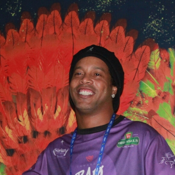 Ronaldinho Gaucho - Le joueur de football brésilien Ronaldo et sa compagne Celina Locks s'amusent au carnaval de Sapucaí à Rio de Janeiro au Brésil, le 2 mars 2019