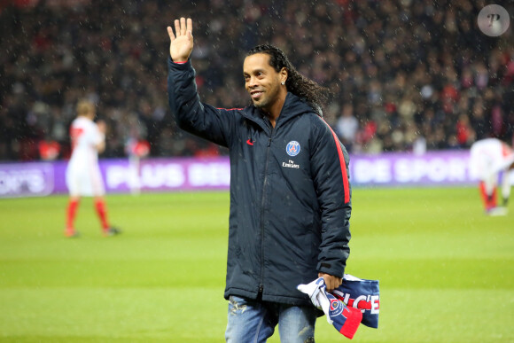 Ronaldinho - People au match de ligue 1 Paris Saint-Germain (PSG) - AS Monaco (1-1) au Parc des Princes à Paris, le 29 janvier 2017.