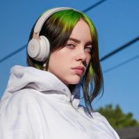 Billie Eilish se déshabille pour lutter contre le body shaming