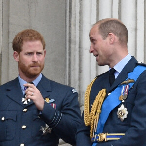 Le prince Harry, duc de Sussex, le prince William, duc de Cambridge - La famille royale d'Angleterre lors de la parade aérienne de la RAF pour le centième anniversaire au palais de Buckingham à Londres. Le 10 juillet 2018