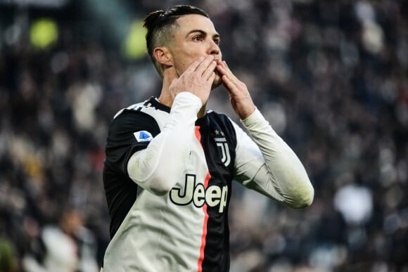 Cristiano Ronaldo lors du match du championnat d'Italie de football Serie A, opposant la Juventus de Turin au Cagliari Calcio Calcio au stade Allianz à Turin, Italie, le 6 janvier 2020.