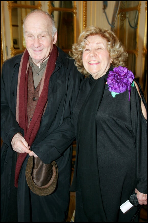 Michel Bouquet et Suzy Delair - Cérémonie de remise des insignes d'officier dans l'ordre national de la Légion d'honneur à Suzy Delair au ministère de la Culture le 21 février 2007.