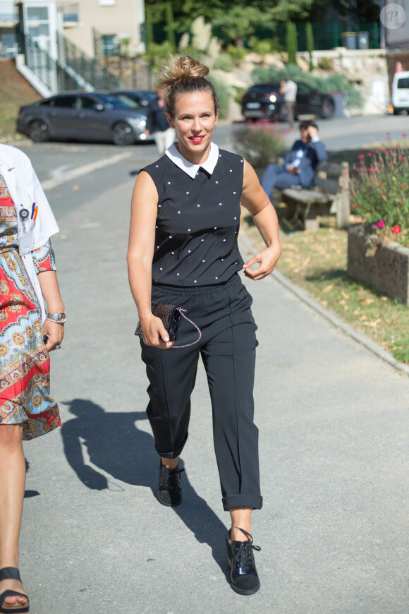Exclusif - La chanteuse Lorie (Laure Pester) - La Première Dame et Laure Pester lors de l'inauguration de la Maison des parents de l'hôpital d'Enfants Margency. Le 17 septembre 2019. © Moreau-Perusseau / Bestimage
