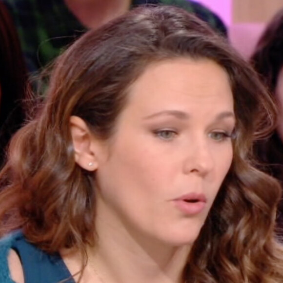 Lorie Pester, invitée dans l'émission "Je t'aime etc." sur France 2. Le 16 mars 2020.