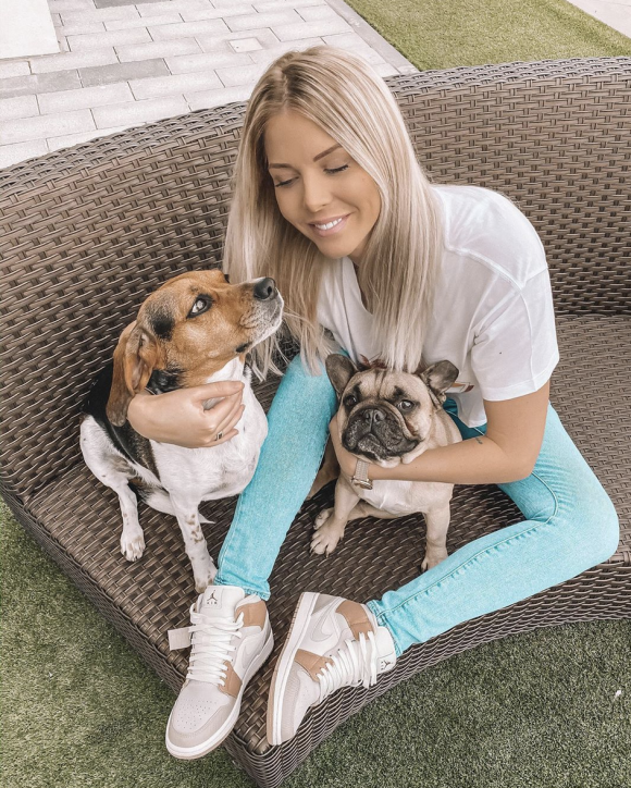 Jessica Thivenin en compagnie de ses deux chiens - Instagram, 1er mars 2020