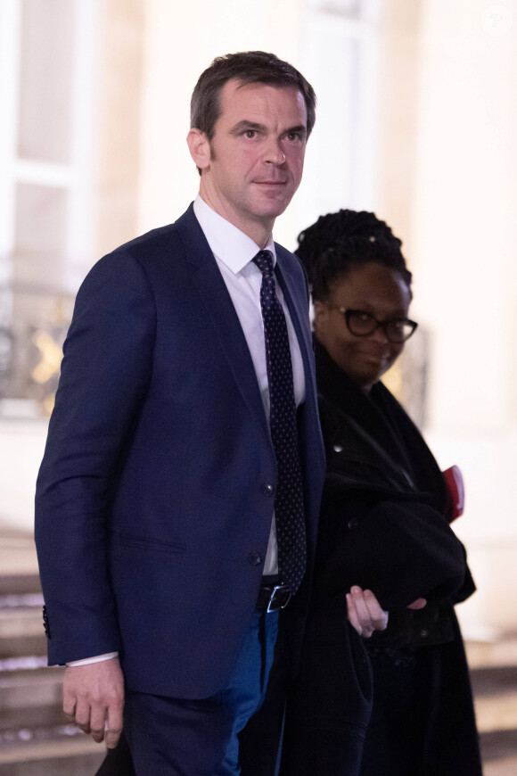 Olivier Veran, Sibeth Ndiaye - Sortie du conseil de défense, au palais de l'Elysée à Paris, France le 8 mars 2020.