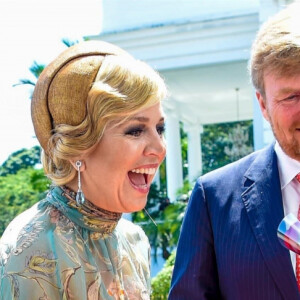 Le roi Willem-Alexander et la reine Maxima des Pays-Bas ont été accueillis par le président Joao Widodo et sa femme Iriana au palais présidentiel de Jakarta, à l'occasion d'un voyage officiel en Indonésie, le 10 mars 2020.
