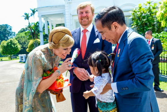 Le roi Willem-Alexander et la reine Maxima des Pays-Bas ont été accueillis par le président Joao Widodo et sa femme Iriana au palais présidentiel de Jakarta, à l'occasion d'un voyage officiel en Indonésie, le 10 mars 2020.