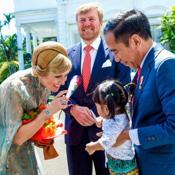 Le roi Willem-Alexander et la reine Maxima des Pays-Bas ont été accueillis par le président Joao Widodo et sa femme Iriana au palais présidentiel de Jakarta, à l'occasion d'un voyage officiel en Indonésie, le 10 mars 2020.