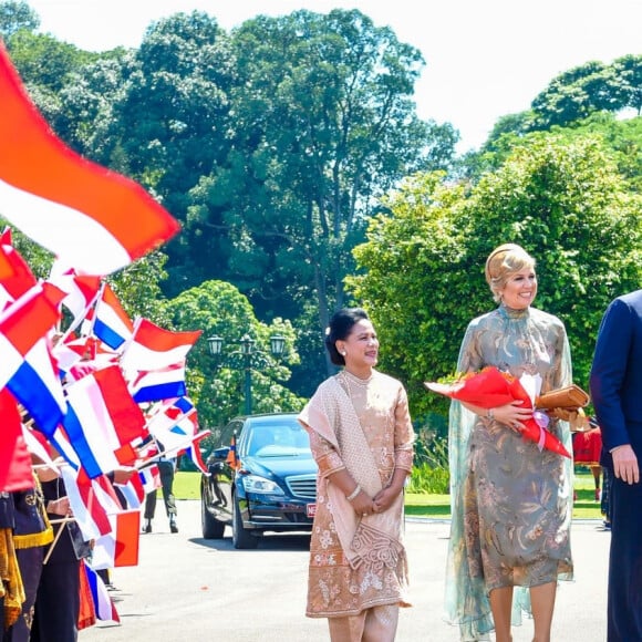 Le roi Willem-Alexander et la reine Maxima des Pays-Bas ont été accueillis par le président Joao Widodo et sa femme Iriana au palais présidentiel de Jakarta, à l'occasion d'un voyage officiel en Indonésie, le 10 mars 2020.