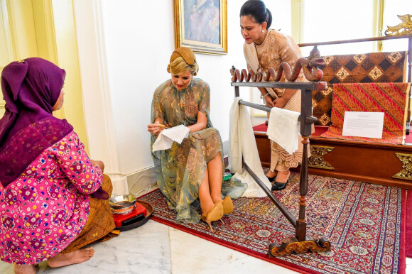 Le roi Willem-Alexander et la reine Maxima des Pays-Bas ont été accueillis par le président Joao Widodo et sa femme Iriana au palais présidentiel de Jakarta, à l'occasion d'un voyage officiel en Indonésie, le 10 mars 2020.