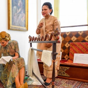 Le roi Willem-Alexander et la reine Maxima des Pays-Bas ont été accueillis par le président Joao Widodo et sa femme Iriana au palais présidentiel de Jakarta, à l'occasion d'un voyage officiel en Indonésie, le 10 mars 2020.