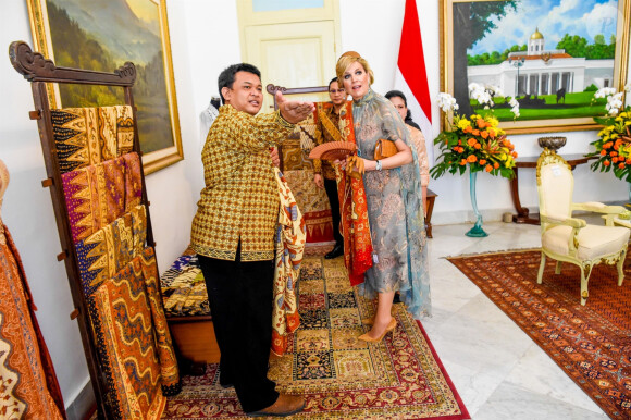 Le roi Willem-Alexander et la reine Maxima des Pays-Bas ont été accueillis par le président Joao Widodo et sa femme Iriana au palais présidentiel de Jakarta, à l'occasion d'un voyage officiel en Indonésie, le 10 mars 2020.