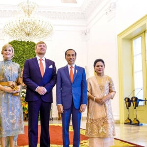 Le roi Willem-Alexander et la reine Maxima des Pays-Bas ont été accueillis par le président Joao Widodo et sa femme Iriana au palais présidentiel de Jakarta, à l'occasion d'un voyage officiel en Indonésie, le 10 mars 2020.