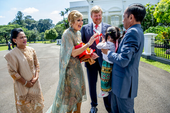 Le roi Willem-Alexander et la reine Maxima des Pays-Bas ont été accueillis par le président Joao Widodo et sa femme Iriana au palais présidentiel de Jakarta, à l'occasion d'un voyage officiel en Indonésie. Le 10 mars 2020  King Willem-Alexander and Queen Maxima of The Netherlands are welcomed by President Jcand his wife Iriana Widodo with an official welcome ceremony at the Presidential Palace in Jakarta, Indonesia, 10 March 2020. The Dutch King and Queen are in Indonesia for their 4 day State Visit.10/03/2020 - Jakarta