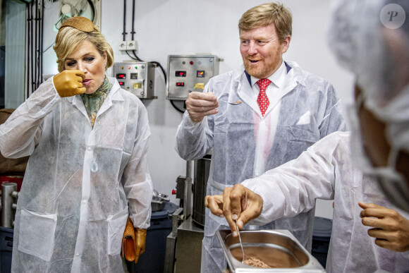 Le roi Willem-Alexander et la reine Maxima des Pays-Bas visitent l'usine de chocolat Pipiltin à Jakarta, à l'occasion d'un voyage officiel de 4 jours en Indonésie. Le 10 mars 2020  King Willem-Alexander and Queen Maxima of The Netherlands visit Pipiltin chocolate factory in Jakarta, Indonesia, 10 March 2020. The Dutch King and Queen are in Indonesia for their 4 day State Visit.10/03/2020 - Jakarta