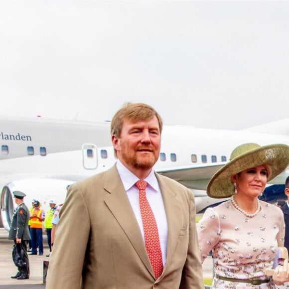 Le roi Willem-Alexander et la reine Maxima des Pays-Bas à leur arrivée à l'aéroport de Yogyakarta, à l'occasion d'un voyage officiel en Indonésie. Le 11 mars 2020  Yogyakarta, INDONESIA - King Willem-Alexander and Queen Maxima of The Netherlands during the welcome ceremony at Kraton Yogyakarta, the home of the Sultans family Hamengku Buwono during their State Visit to Indonesia.11/03/2020 - Yogyakarta