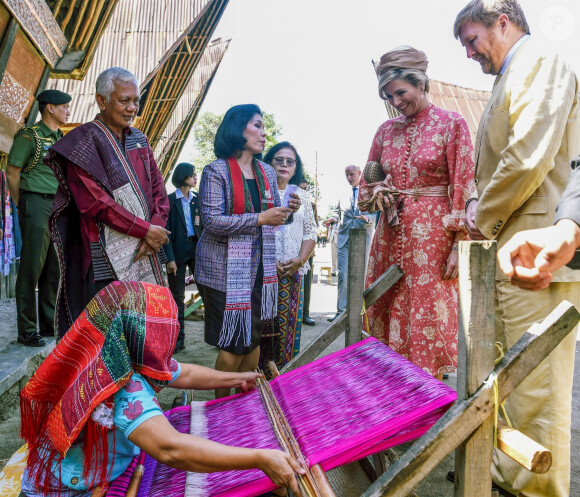 Le roi Willem-Alexander et la reine Maxima des Pays-Bas visitent Toba Samosir lors de leur voyage officiel en Indonésie, le 11 mars 2020.  King Willem-Alexander and Queen Maxima of The Netherlands posing at the Toba Samosir during their State Visit to Indonesia.11/03/2020 - Sumatra