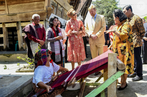Le roi Willem-Alexander et la reine Maxima des Pays-Bas visitent Toba Samosir lors de leur voyage officiel en Indonésie, le 11 mars 2020.  King Willem-Alexander and Queen Maxima of The Netherlands posing at the Toba Samosir during their State Visit to Indonesia.11/03/2020 - Sumatra