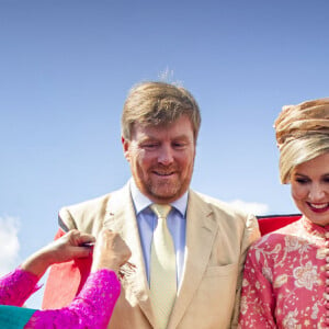 Le roi Willem-Alexander et la reine Maxima des Pays-Bas visitent Batak dans le hameau de Siambat Dalan, village de Lintong Nihuta, lors de leur voyage officiel en Indonésie, le 12 mars 2020.  King Willem-Alexander and Queen Maxima of The Netherlands arrive at the airport Silangit in Sumatra, Indonesia, 12 March 2020. The Dutch King and Queen are in Indonesia for their 3 day State Visit.12/03/2020 - Tobalake