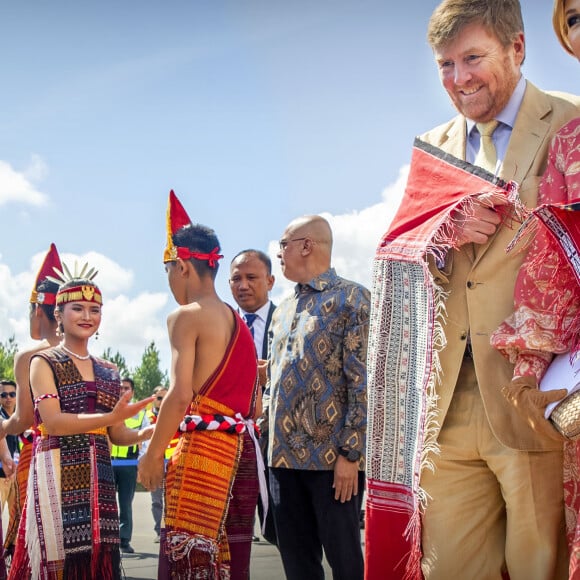 Le roi Willem-Alexander et la reine Maxima des Pays-Bas visitent Batak dans le hameau de Siambat Dalan, village de Lintong Nihuta, lors de leur voyage officiel en Indonésie, le 12 mars 2020.  King Willem-Alexander and Queen Maxima of The Netherlands arrive at the airport Silangit in Sumatra, Indonesia, 12 March 2020. The Dutch King and Queen are in Indonesia for their 3 day State Visit.12/03/2020 - Tobalake