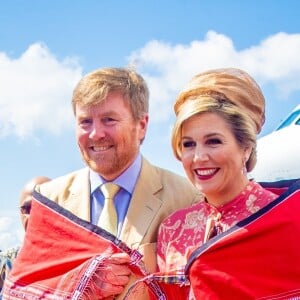 Le roi Willem Alexander et la reine Maxima, en visite d'état en Indonésie, posent sur L'île de Samosir, située sur le lac Toba le 11 mars 2020.  Sumatra, Indonesia - King Willem-Alexander and Queen Maxima of The Netherlands posing at the Toba Samosir during their State Visit to Indonesia.11/03/2020 - Sumatra